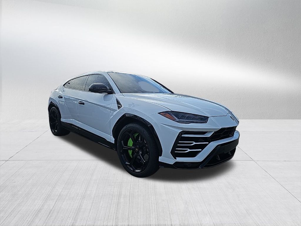 2022 Lamborghini Urus Base 3