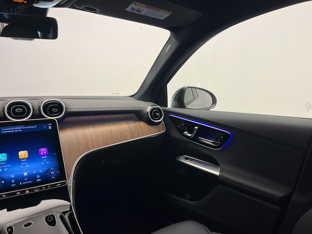 Thumbnail: 2025 Mercedes-Benz GLC - 25