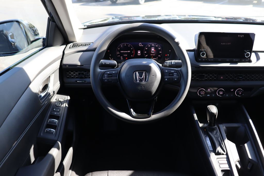 2025 Honda Accord LX 18