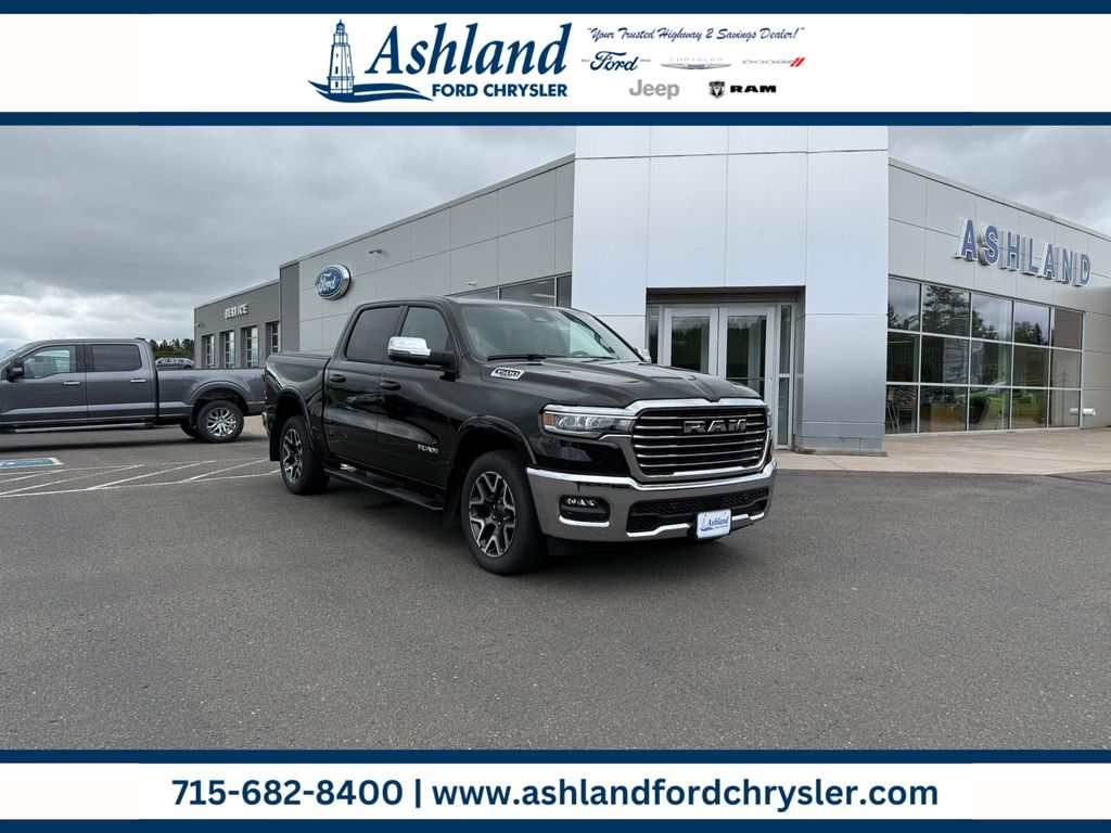 Diamond Black Crystal Pearlcoat 2025 RAM 1500 Laramie Crew Cab 4WD Pickup Truck Four-Wheel Drive 8-Speed Automatic