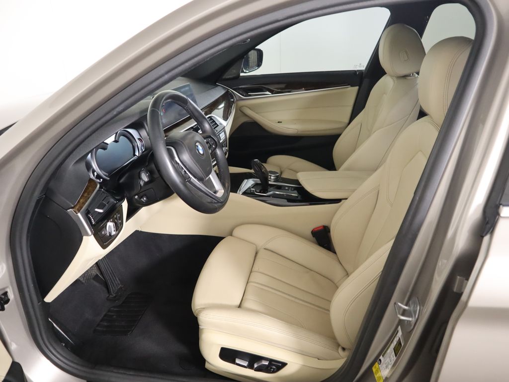 Thumbnail: 2017 BMW 5 Series - 20