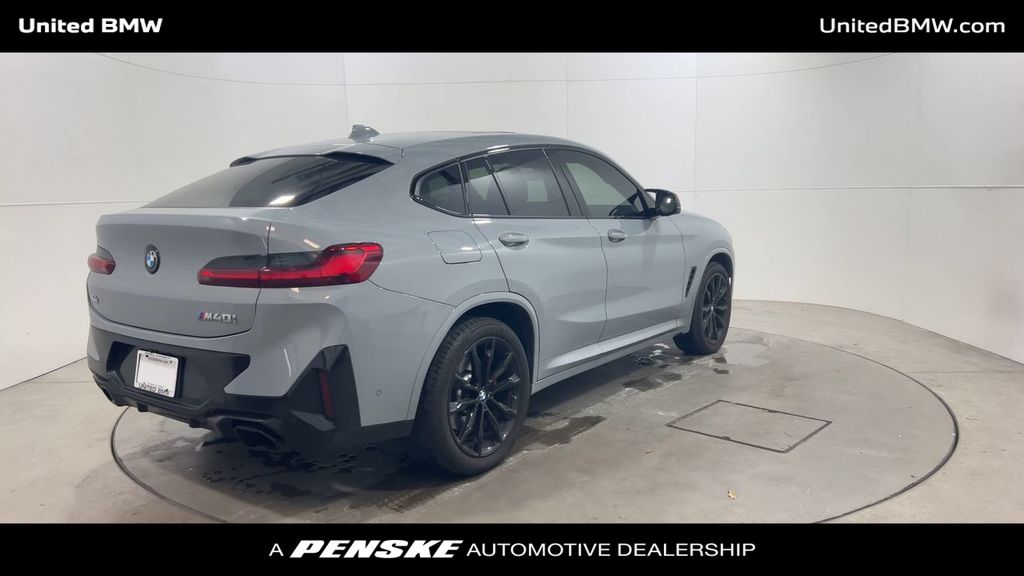 2024 BMW X4 M40i 8