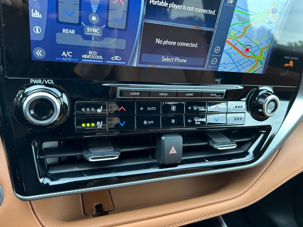 2021 Toyota Highlander Platinum 28