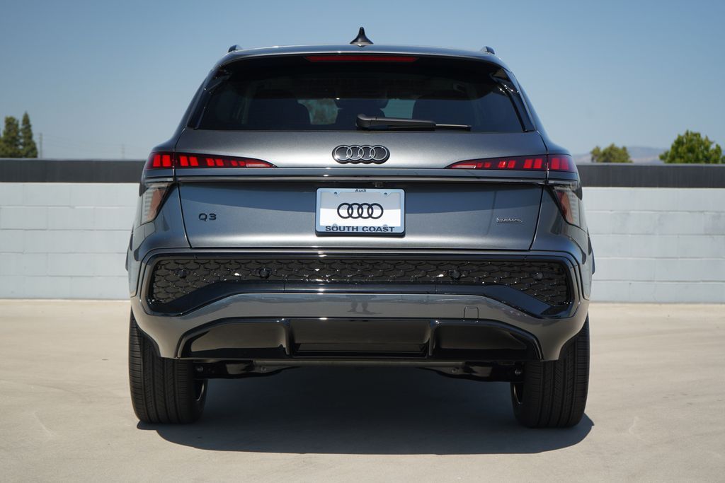 Thumbnail: 2026 Audi Q3 - 5