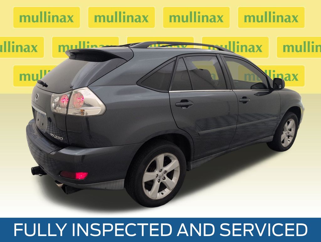 Used 2005 Black Lexus 330 image 3