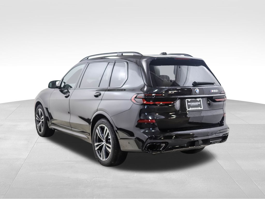 2025 BMW X7 M60i 3