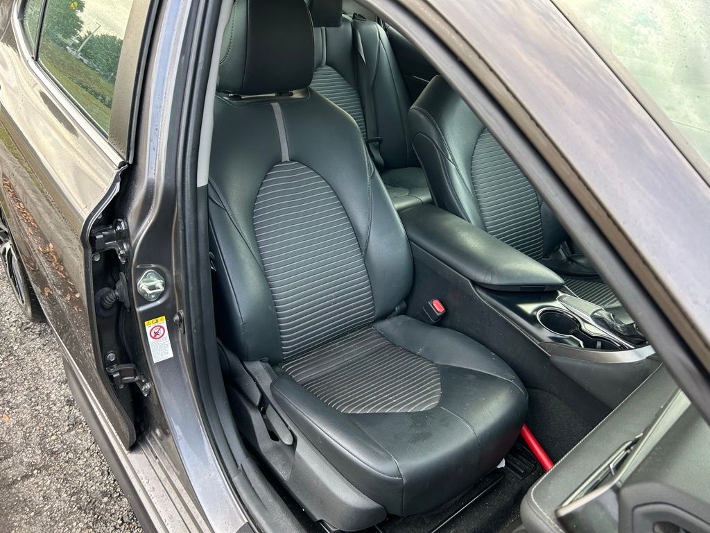 2019 Toyota Camry SE 15