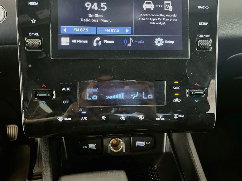 Used 2024 Green Hyundai SEL image 15