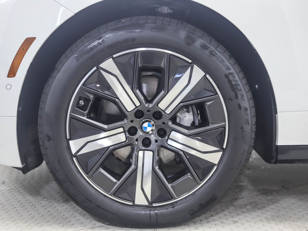 Thumbnail: 2026 BMW iX - 2