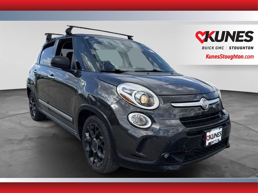 Grigio Scuro (Gray Metallic) 2015 FIAT 500L Hatchback Front-Wheel Drive 6-Speed Automatic