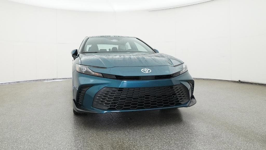 2025 Toyota Camry SE 18