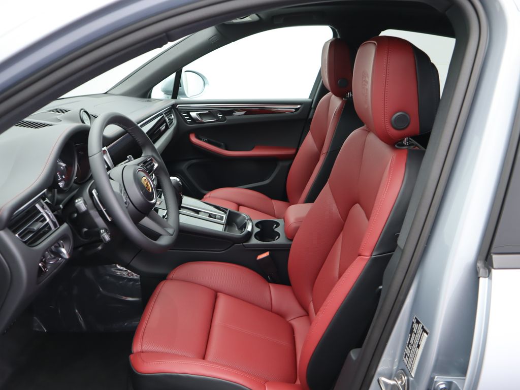 Thumbnail: 2024 Porsche Macan - 5
