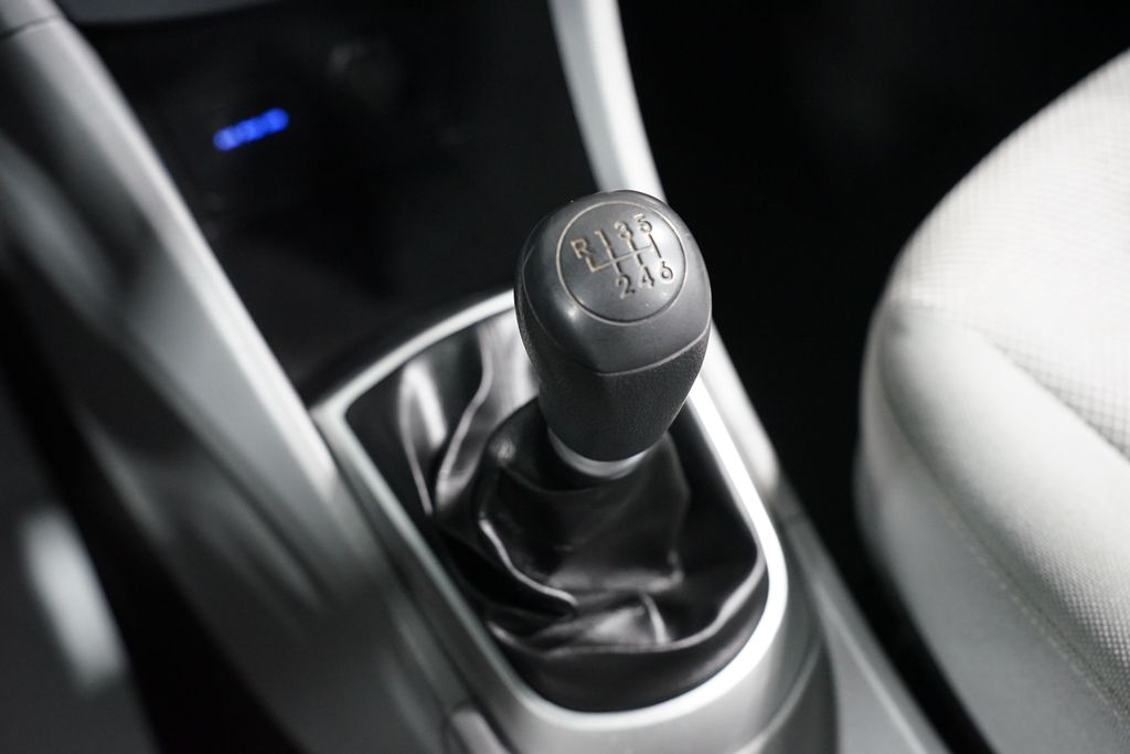 Thumbnail: 2013 Hyundai Accent - 17