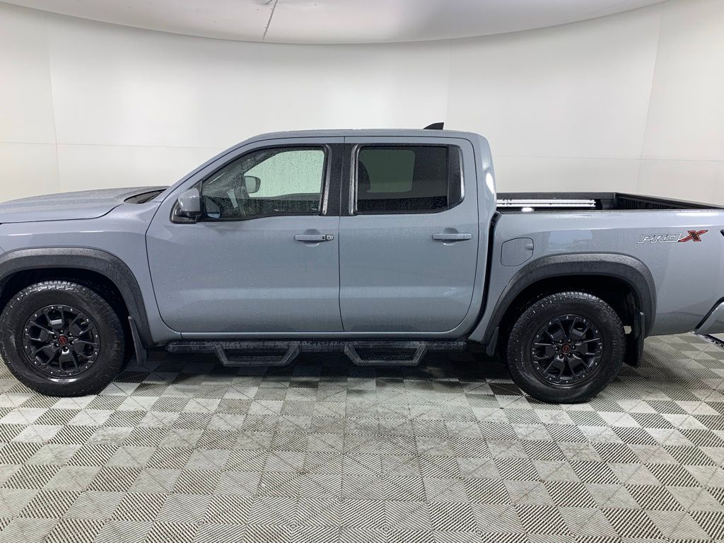 2022 Nissan Frontier PRO-X photo 3