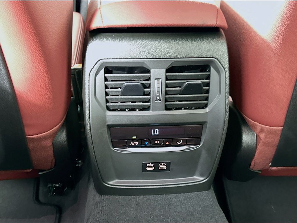 Thumbnail: 2026 BMW 3 Series - 18