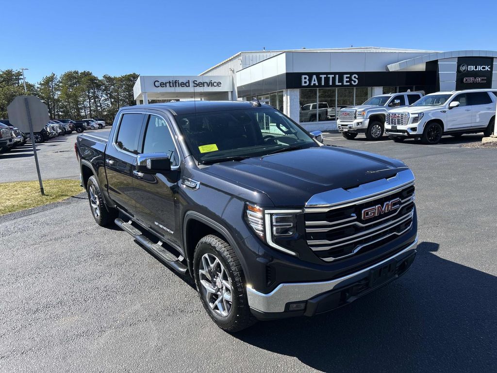 2023 GMC Sierra 1500 SLT Crew Cab 4WD