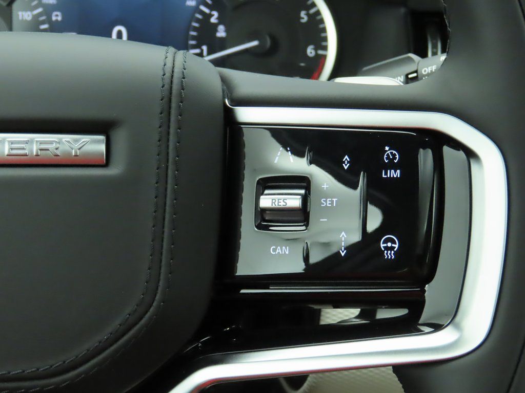 Thumbnail: 2023 Land Rover Discovery Sport - 12