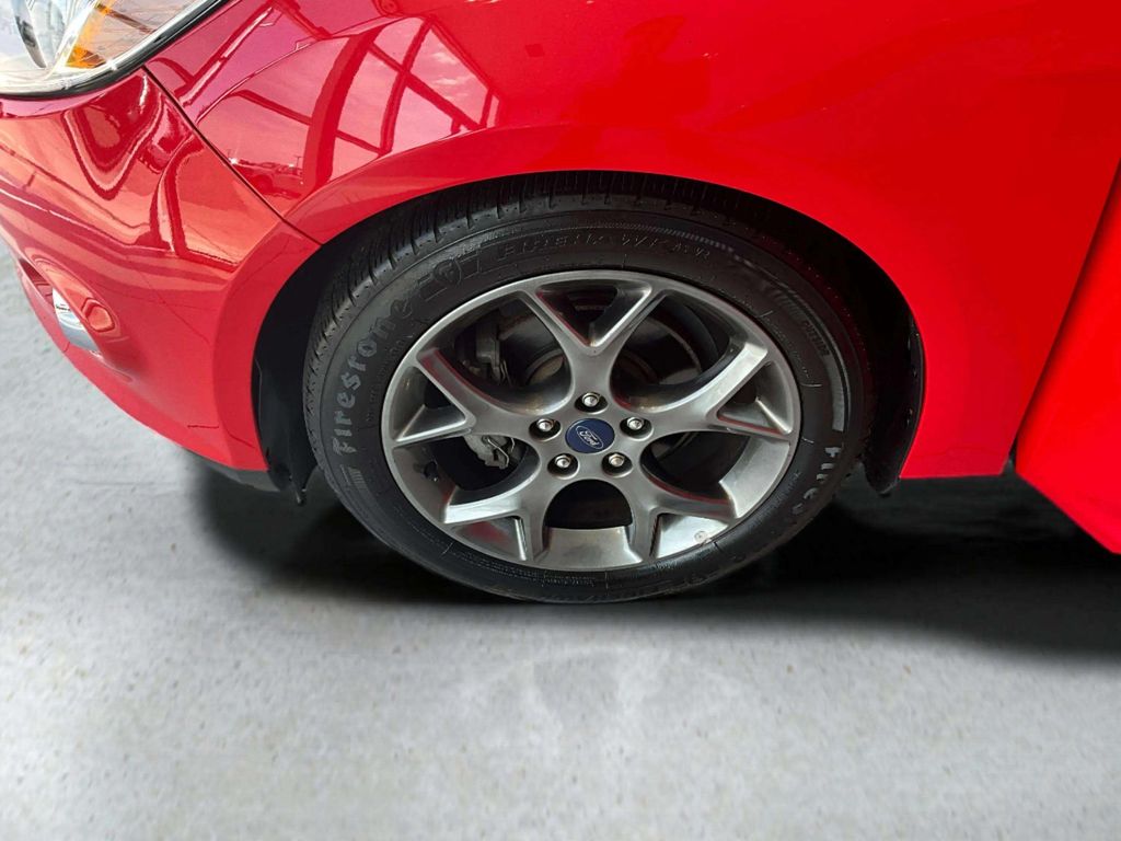 Used 2013 Race Red Ford SE image 33