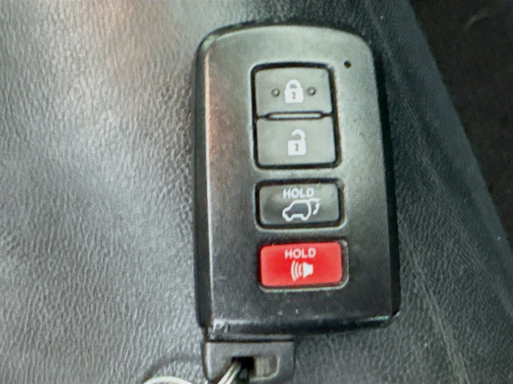 Used Car 2018 Toyota Highlander  For Sale Under $20,000 In Austin, Texas