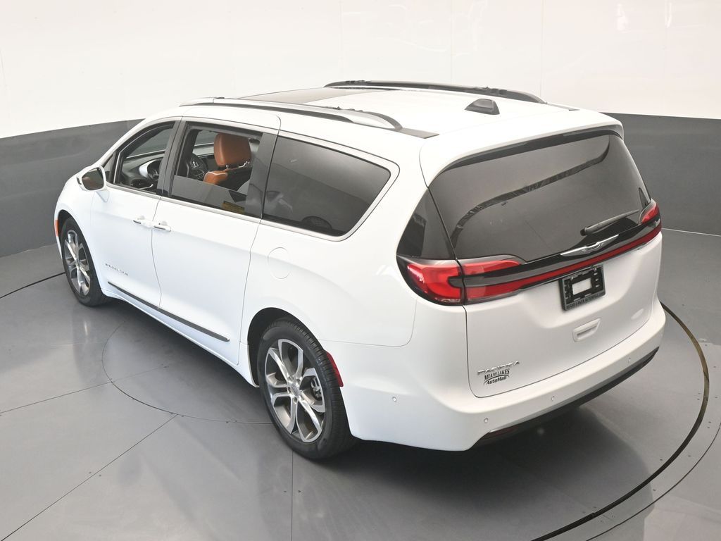 Used 2024 Bright White Clearcoat Chrysler Pinnacle image 64