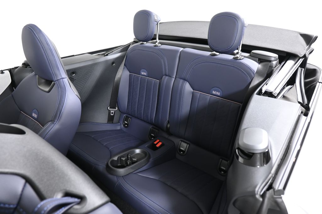 Thumbnail: 2026 MINI Cooper - 30