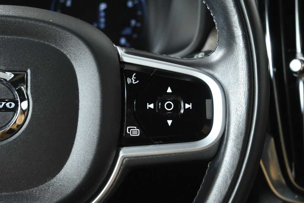 Thumbnail: 2020 Volvo S90 - 16
