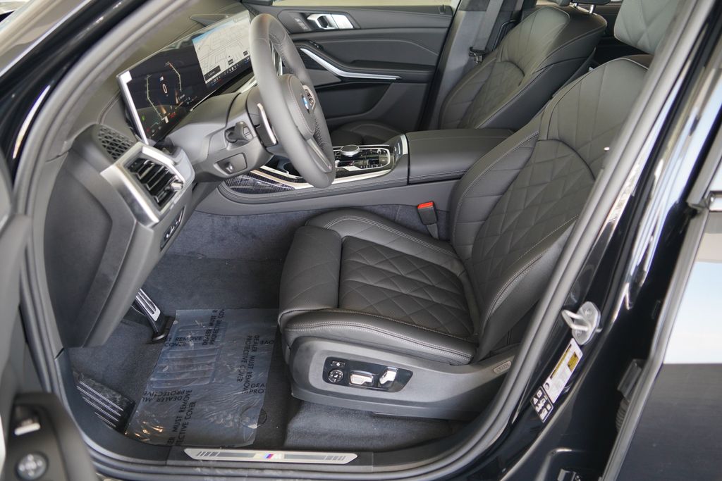 Thumbnail: 2027 BMW X7 - 9