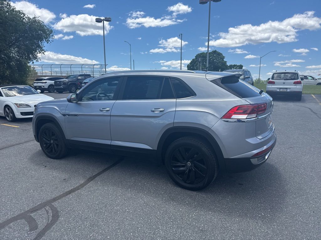2023 Volkswagen Atlas Cross Sport 2.0T SE w/Technology Silver at Subaru and VW of Moon Township