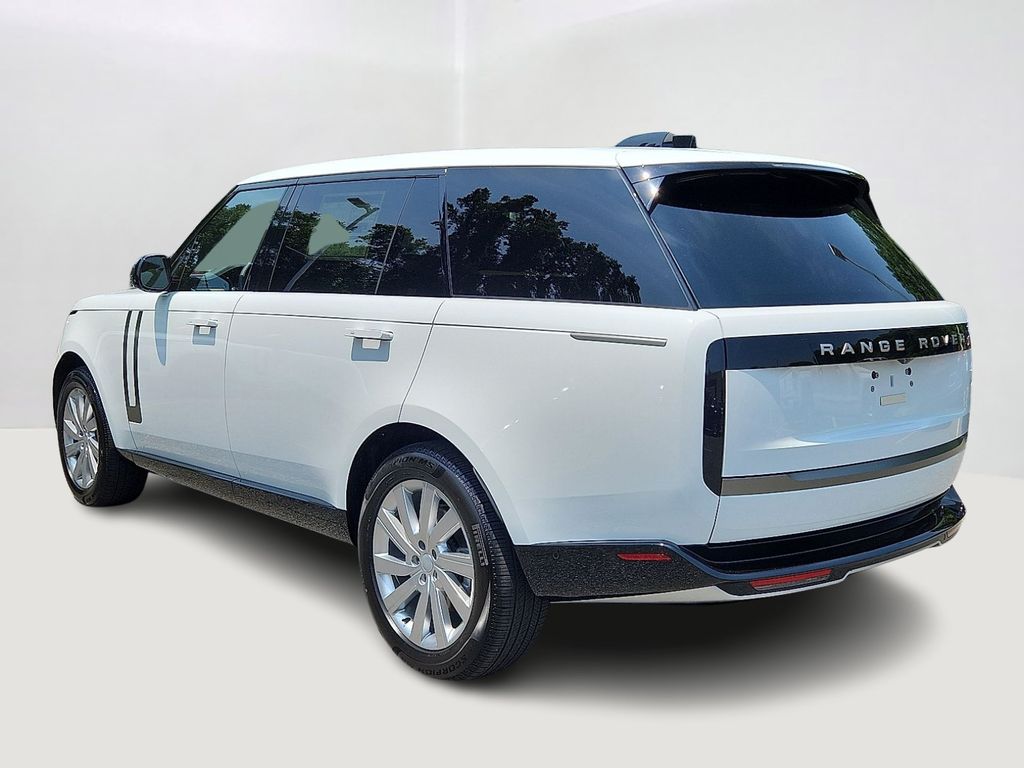 2025 Land Rover Range Rover SE 4