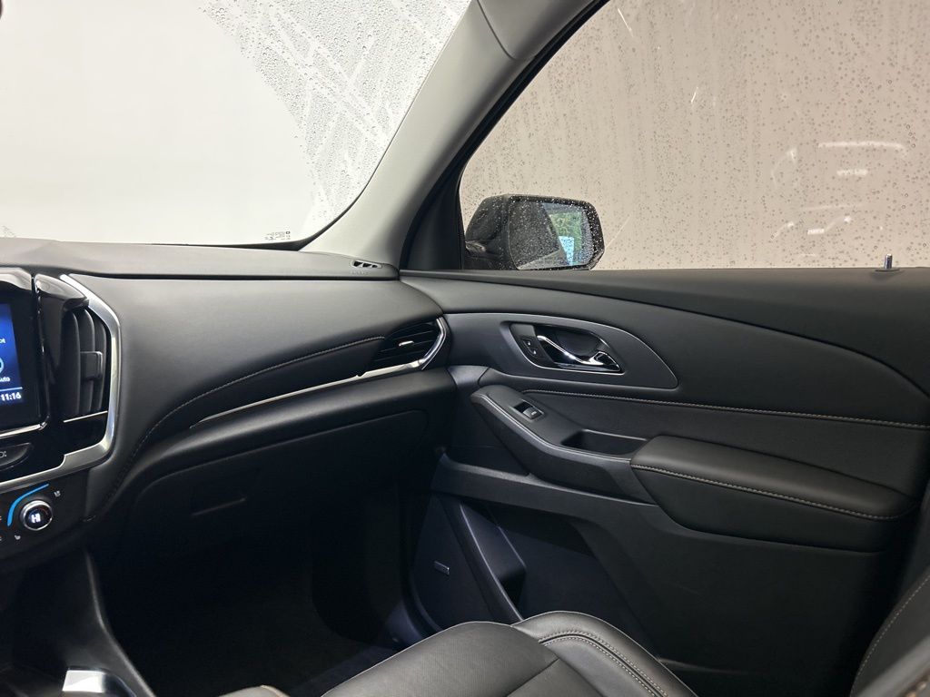 Thumbnail: 2021 Chevrolet Traverse - 25