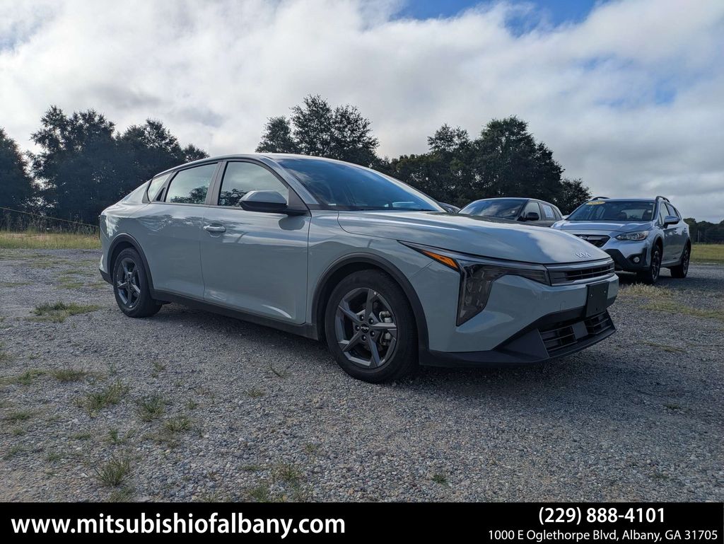 2025 Kia K4 LXS