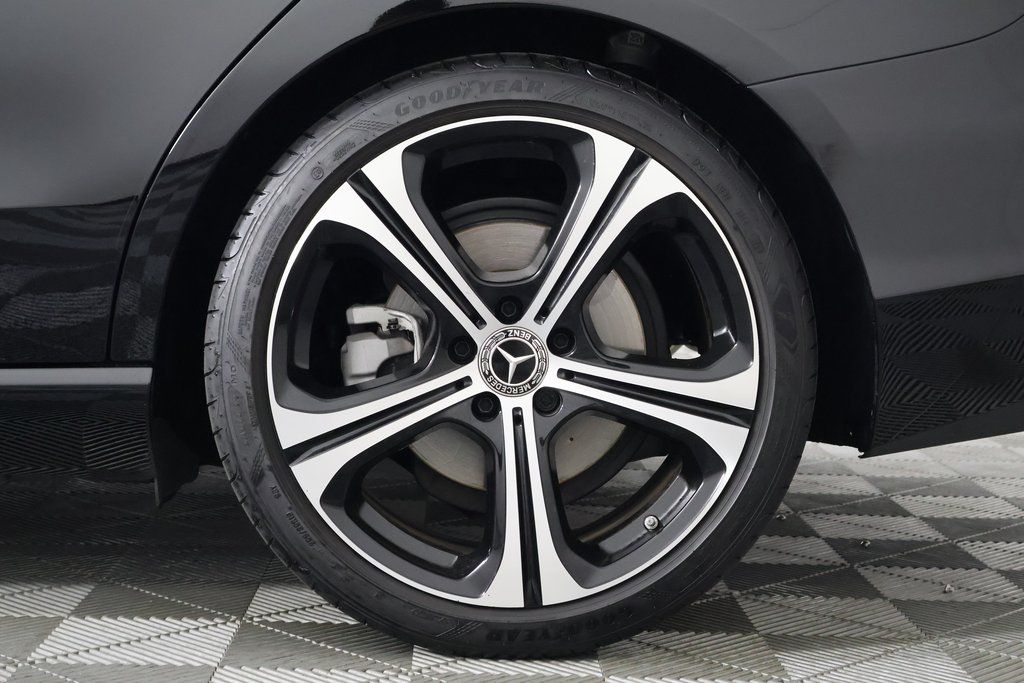 Thumbnail: 2025 Mercedes-Benz C-Class - 16