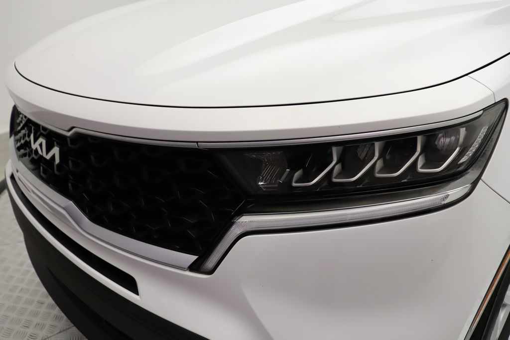 Thumbnail: 2023 Kia Sorento - 3