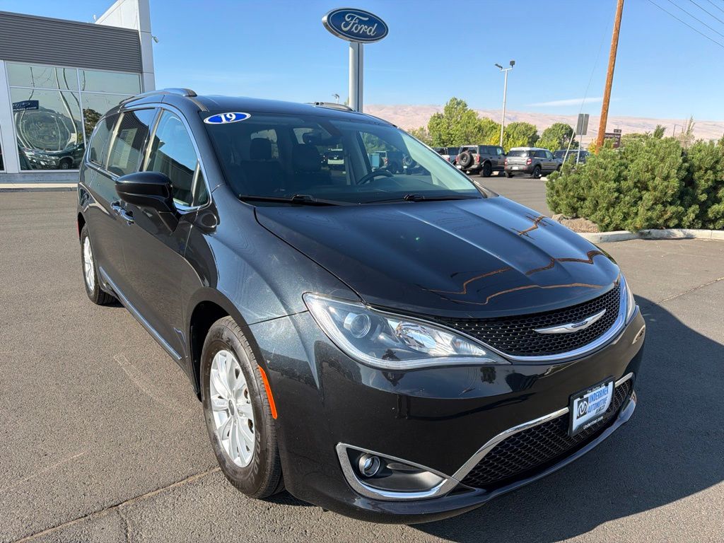  2019 Chrysler Pacifica Touring L FWD   