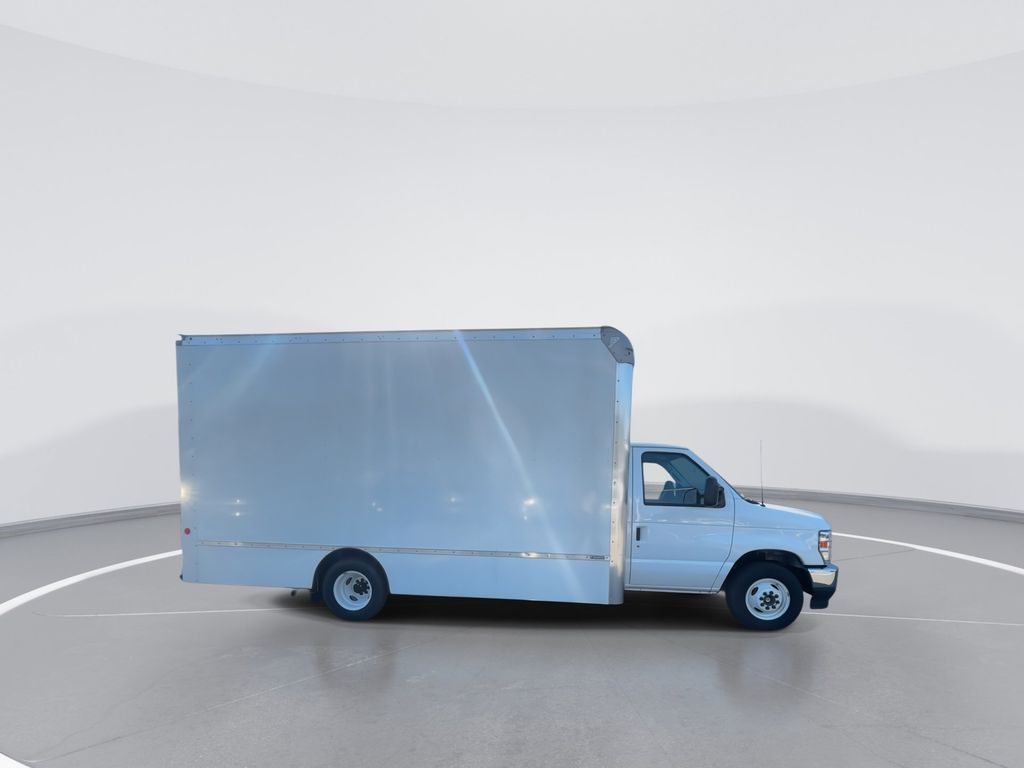 New 2024 Oxford White Ford E-350 SRW image 9