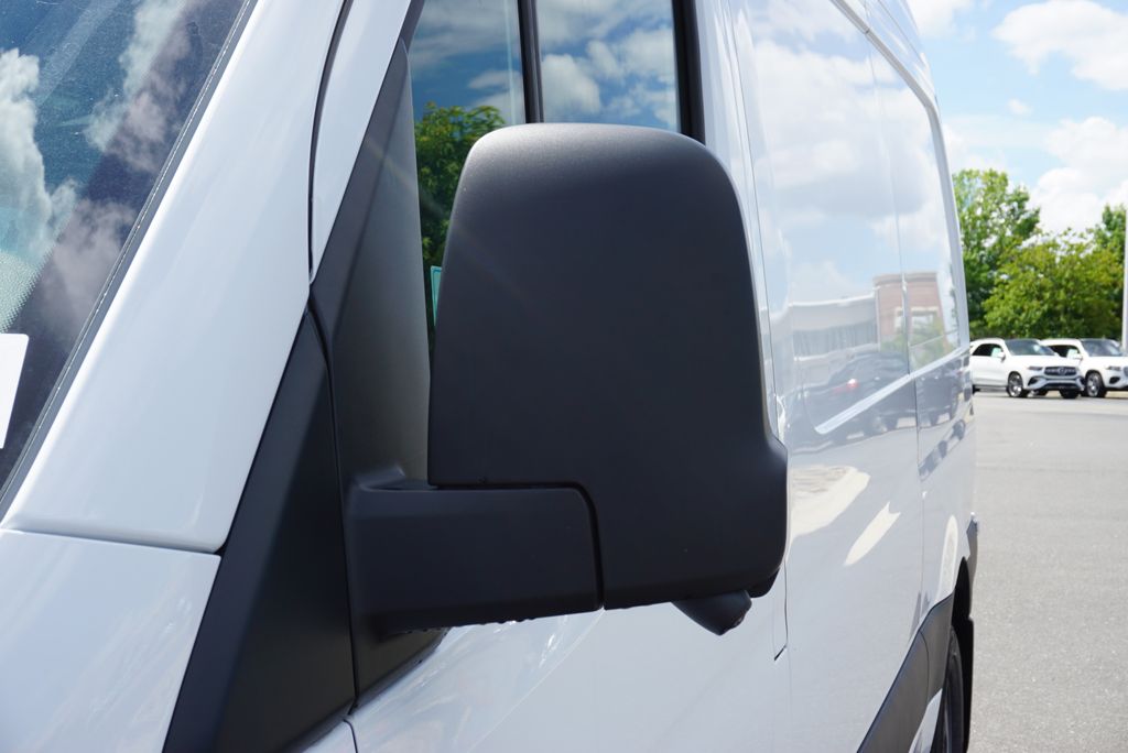 Thumbnail: 2025 Mercedes-Benz Sprinter - 11