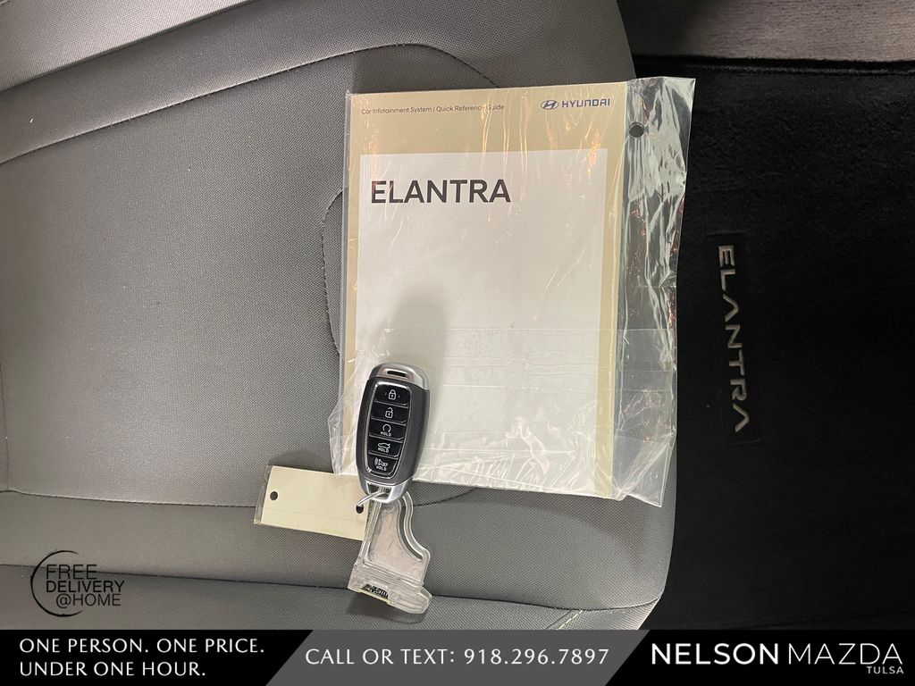 Used 2022 Black Hyundai SEL image 47