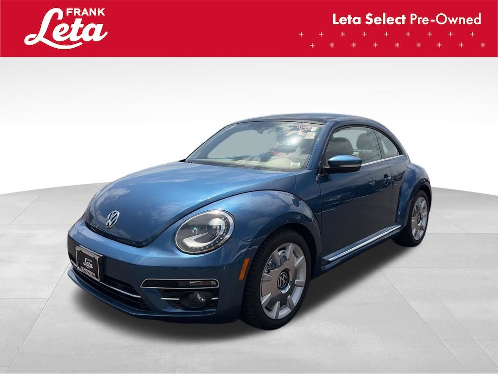 Silk Blue Metallic 2018 Volkswagen Beetle 2.0T SE Hatchback FWD Hatchback Front-Wheel Drive 6-Speed Automatic