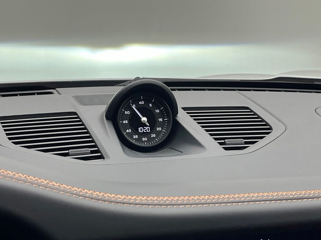 Thumbnail: 2025 Porsche 911 - 29