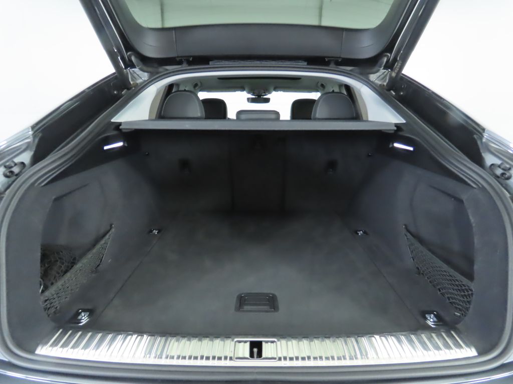 2022 Audi e-tron S Prestige 29