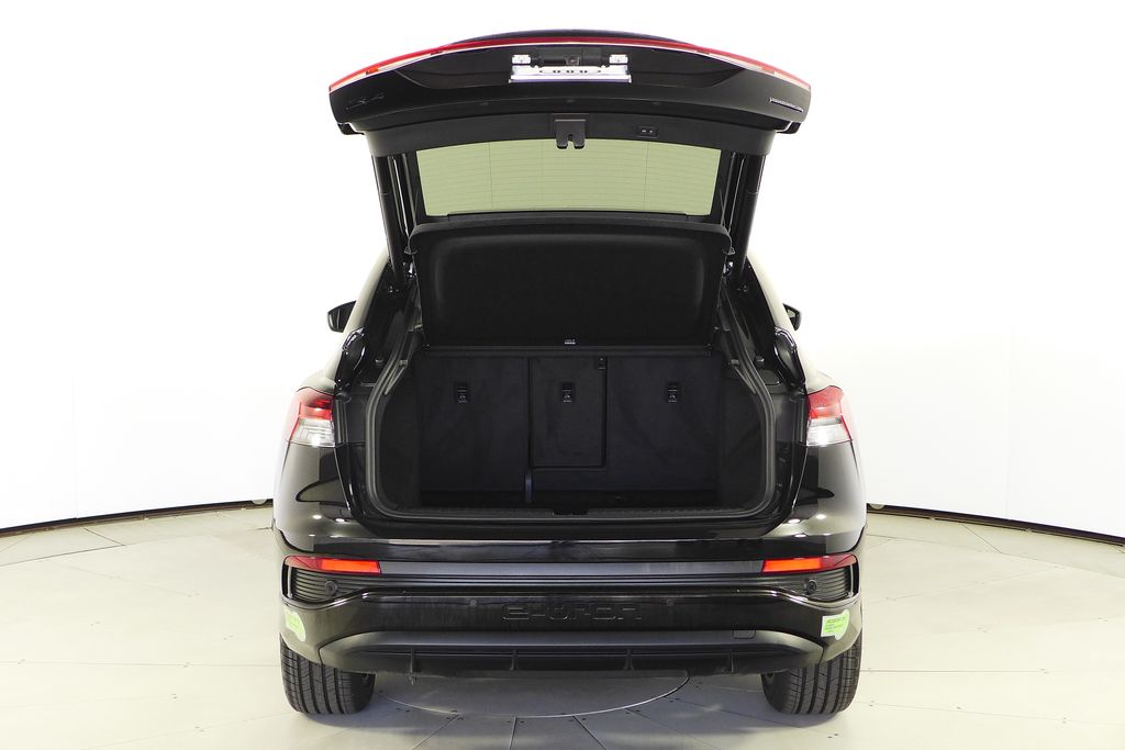 Thumbnail: 2023 Audi Q4 e-tron - 10