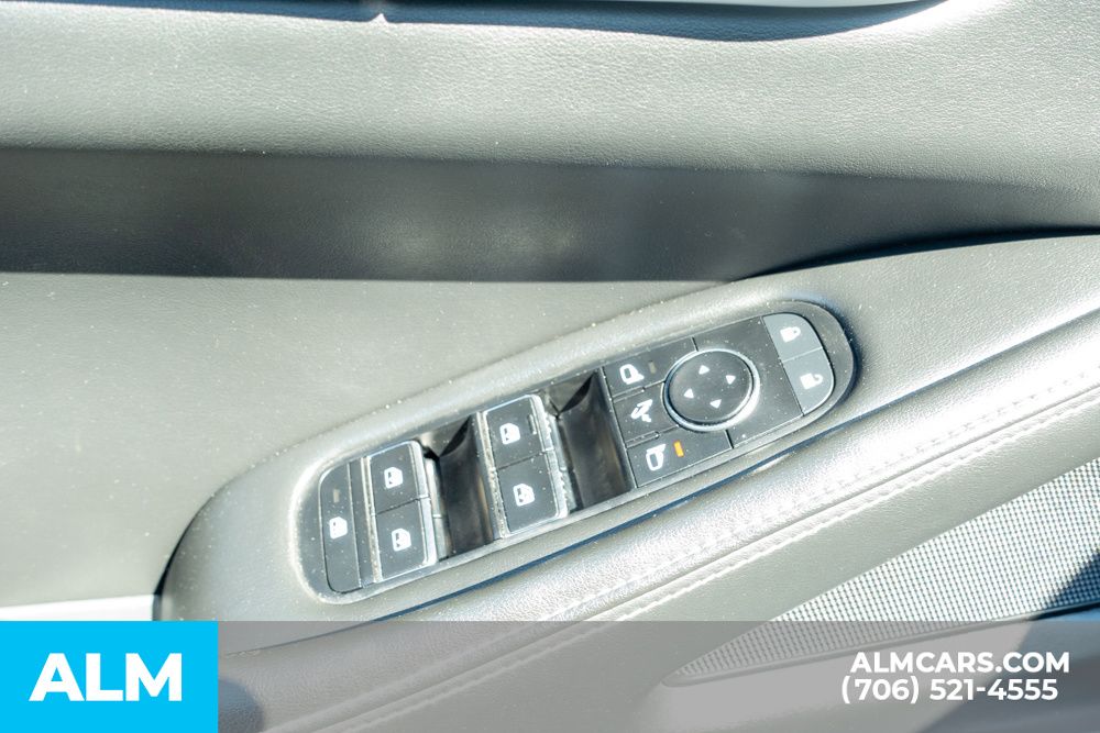 Used 2023 Silver INFINITI LUXE image 23
