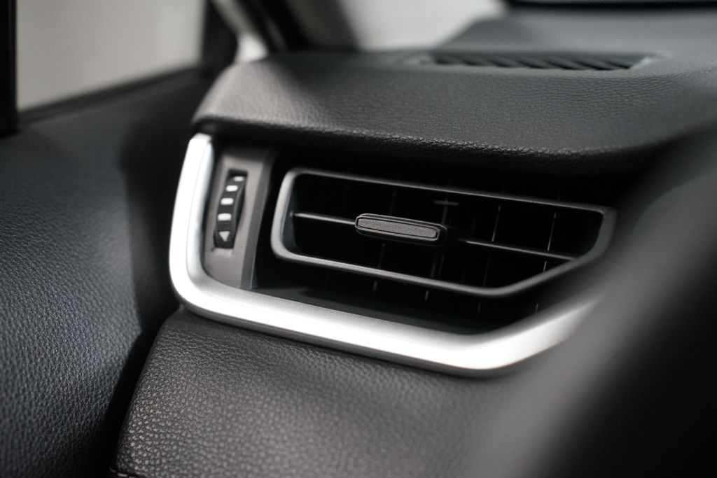 Thumbnail: 2025 Toyota RAV4 - 24