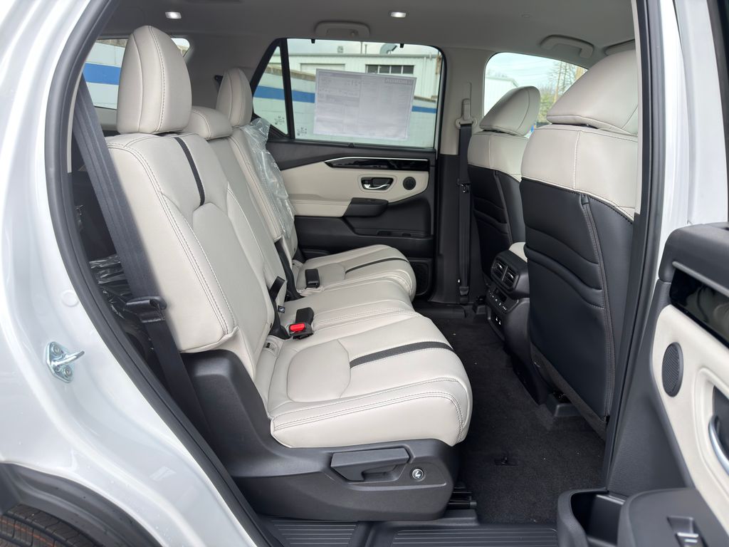 Thumbnail: 2026 Honda Pilot - 24