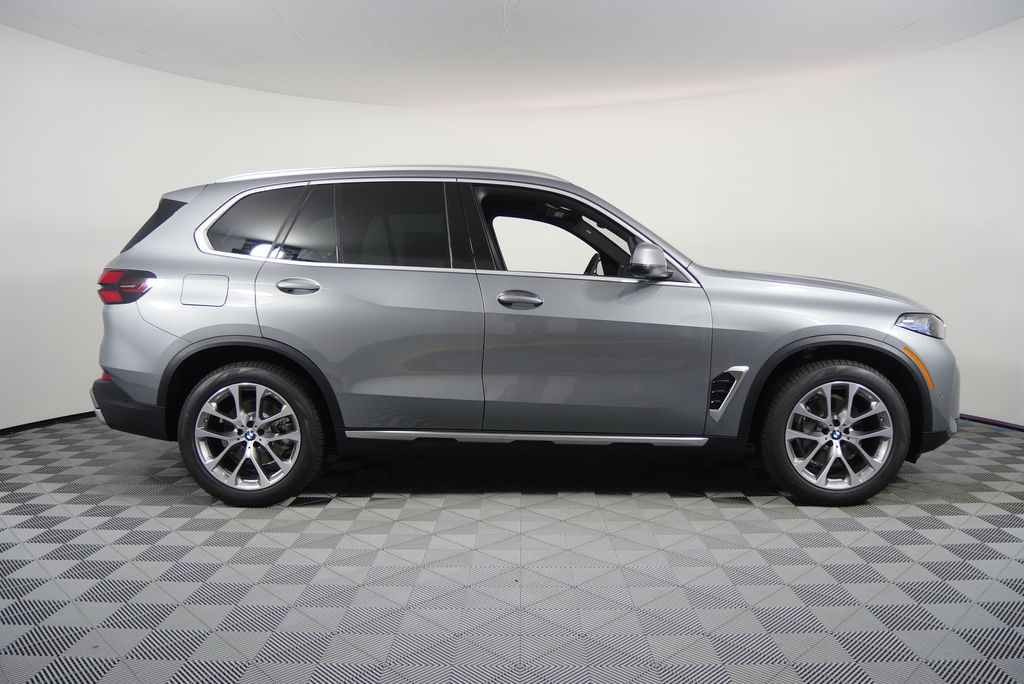 Thumbnail: 2026 BMW X5 - 2