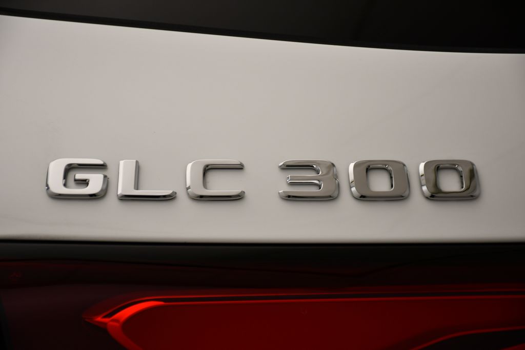 Thumbnail: 2026 Mercedes-Benz GLC - 9