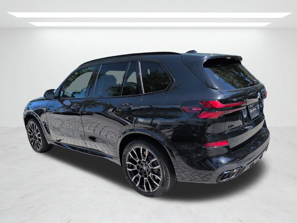New 2026 Black BMW M60i image 6