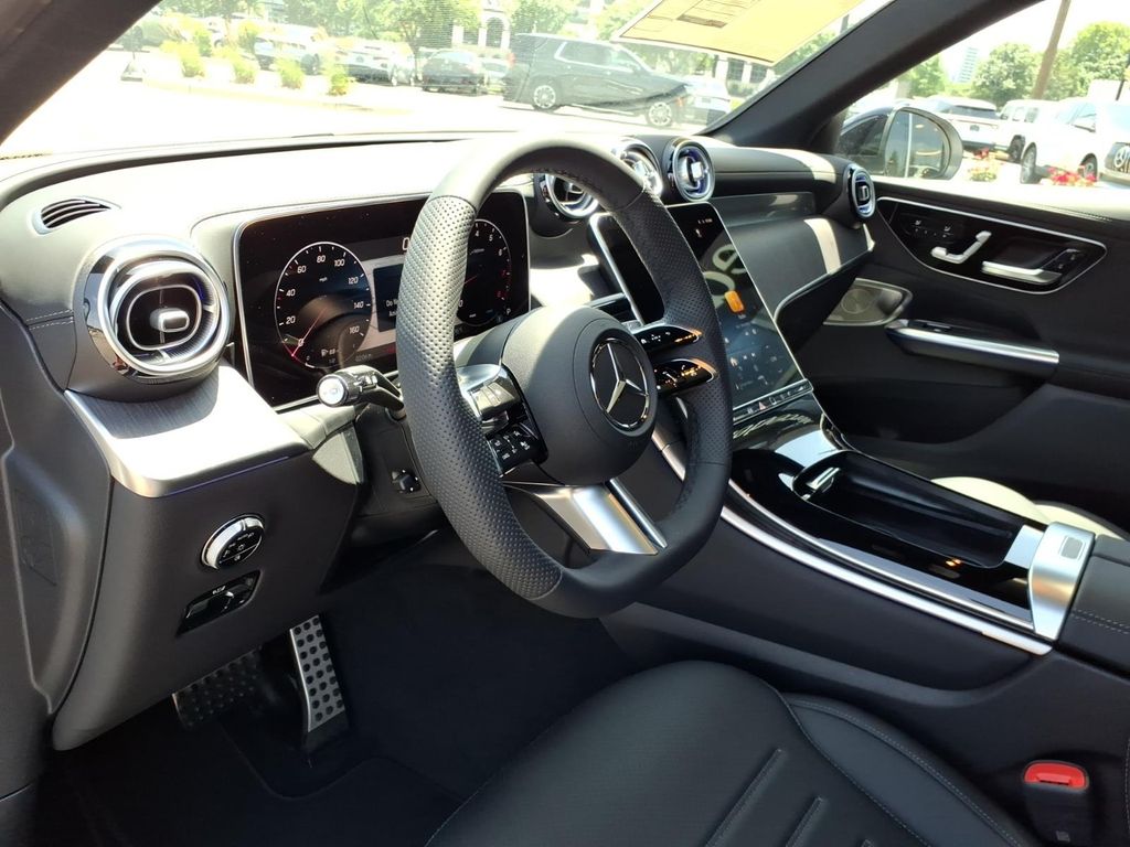 New 2026 MANUFAKTUR Moonlight White Metallic Mercedes-Benz GLC 300 image 14