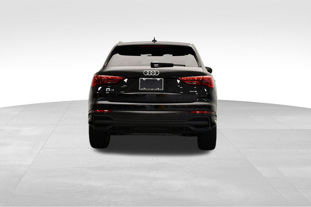 Thumbnail: 2025 Audi Q3 - 4