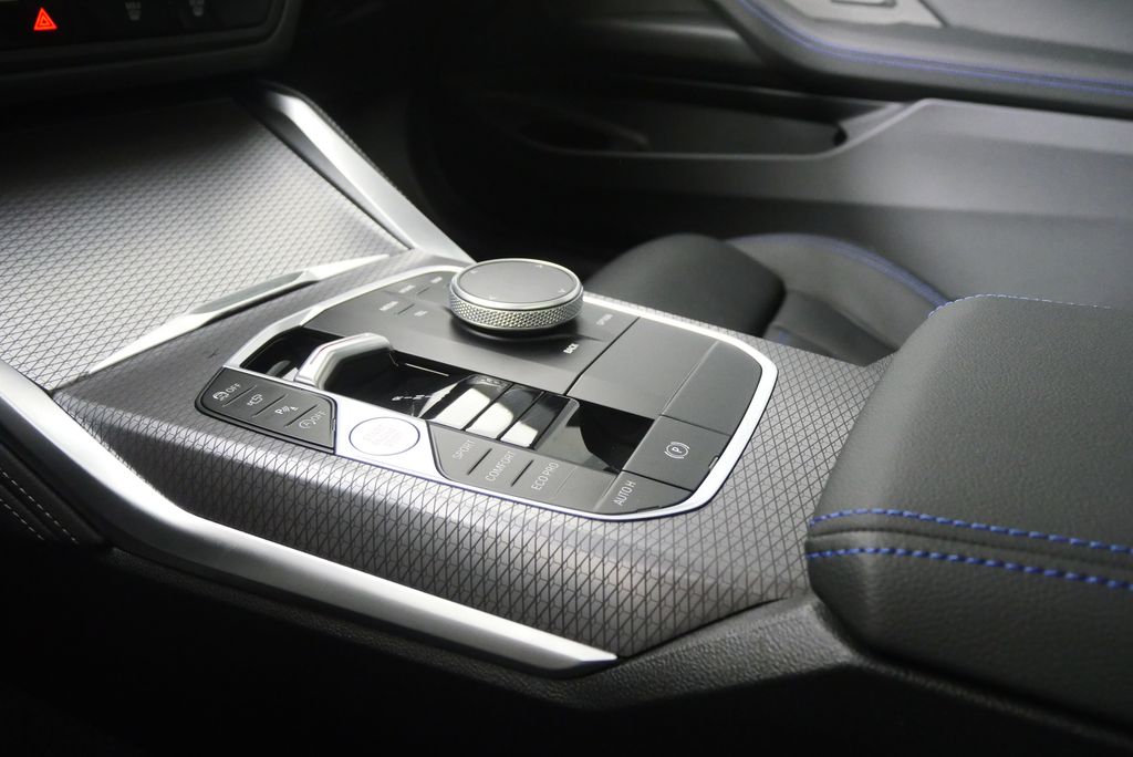 Thumbnail: 2026 BMW 4 Series - 26